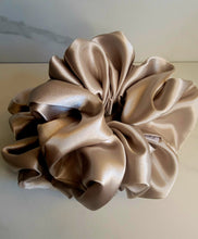 Load image into Gallery viewer, Beige Silk
